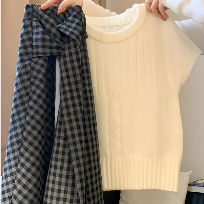 2025新款女装洋气时髦气质圆领针织上衣复古格子半身裙两件套装女