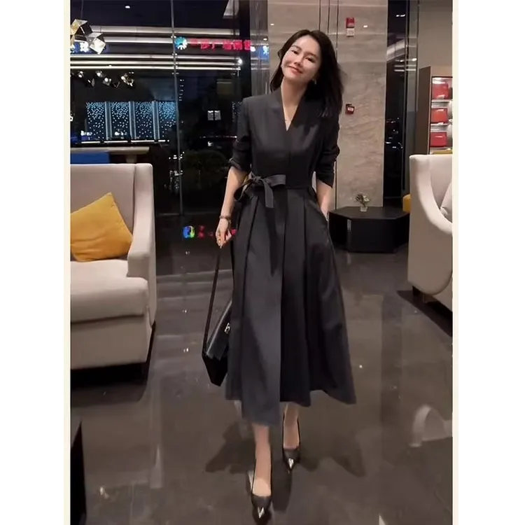 大码秋季气场强大女神范法式气质长裙高级感胖mm黑色西装连衣裙子