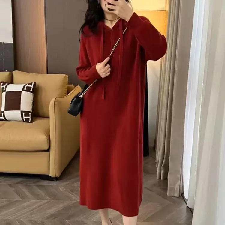 本命年红色大码中长款连帽时尚显瘦2025春秋新款百搭针织连衣裙女