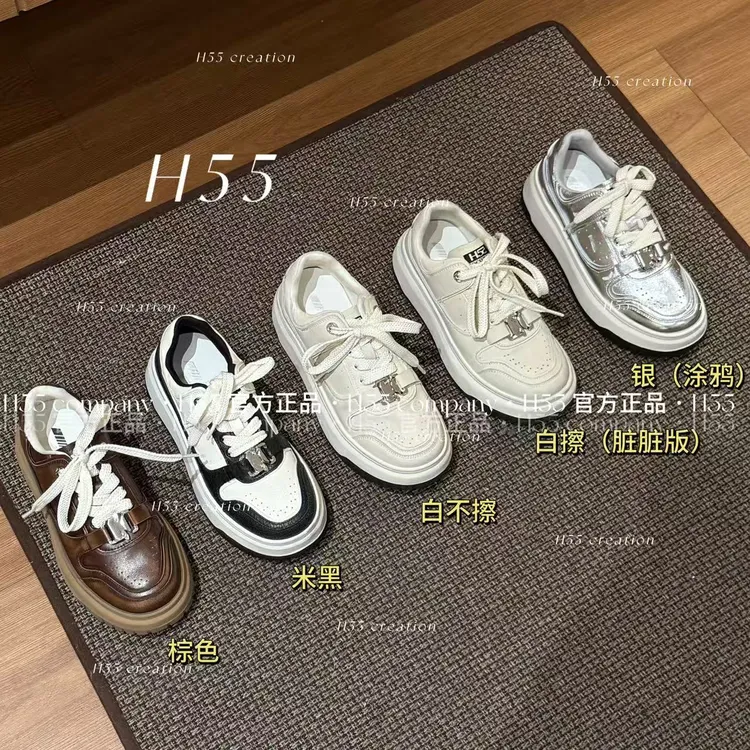 H55女鞋 长期主义“万能搭”的擦色小银扣板鞋19-2742-1-YY