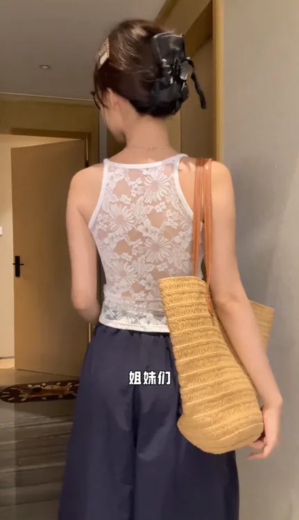 2025新款法式性感蕾丝拼接后背内搭螺纹弹力棉打底背心文胸抹胸女