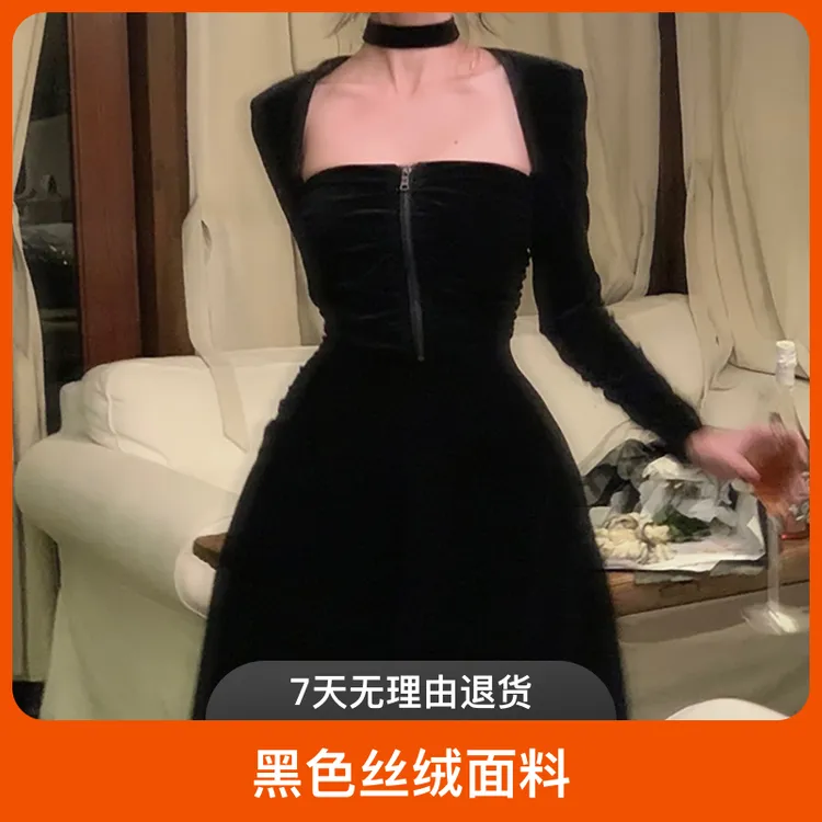 黑色丝绒长袖方领高级感赫本风秋冬小众设计连衣裙