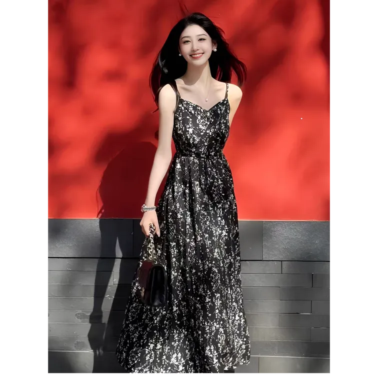 茶歇高级感碎花无袖吊带连衣裙女2025早秋新款收腰显瘦a字吊带裙