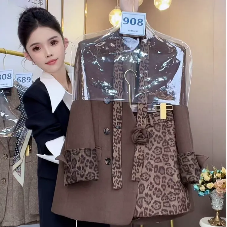 豹纹拼接西服飘带V领外套2025年秋款气质洋气显瘦遮肉短裙三件套