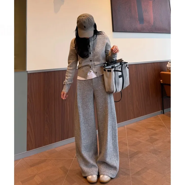 松弛高知冬季新款高腰显瘦时尚休闲羊毛云朵裤