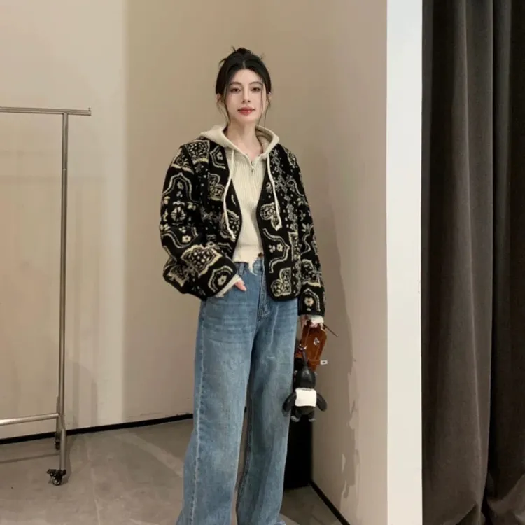 V领女薄款双排扣单排扣短外套设计感春秋慵懒显瘦