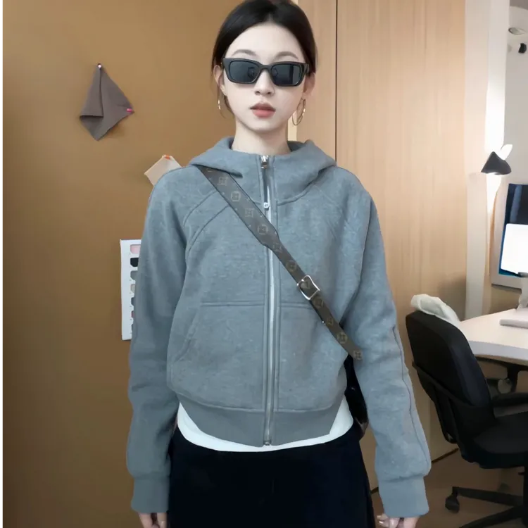 灰色连帽卫衣外套女款2025新款爆款秋季时尚洋气女士开衫短款上衣