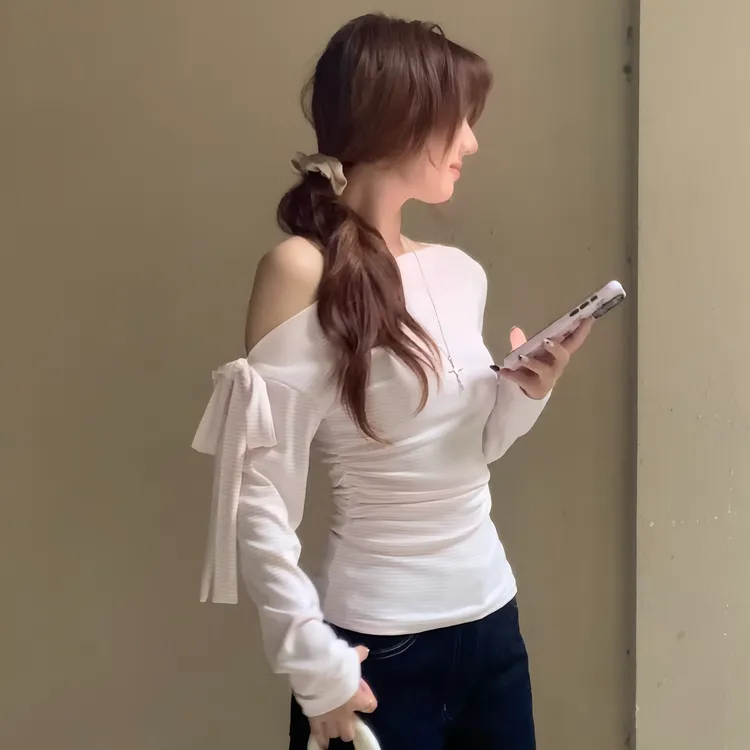 条纹斜肩长袖t恤女秋季修身减龄显瘦纯欲打底绑带设计感露肩上衣
