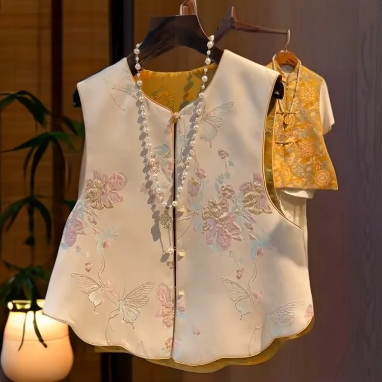 年轻版国风两面穿马甲新中式缎面提花马夹宋锦盘扣坎肩背心上衣女
