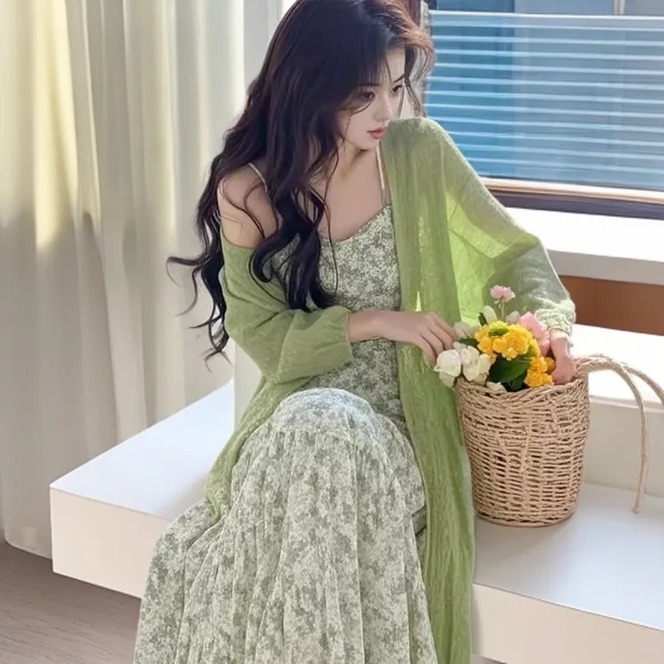 2025年春季穿搭小香风温柔减龄两件套装裙长款针织开衫碎花连衣裙