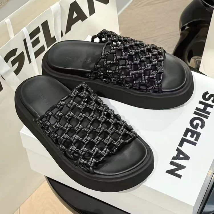 诗歌兰女鞋2025新款夏天真皮编织一字拖鞋时尚平底镂空外穿2589-3