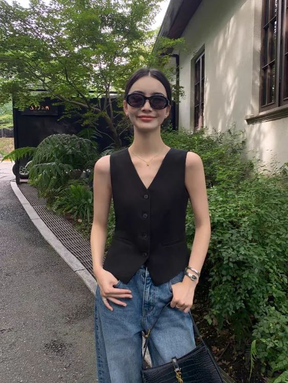 黑色V领马甲背心女收腰设计感短款夏季薄款小马夹气质外穿老钱风