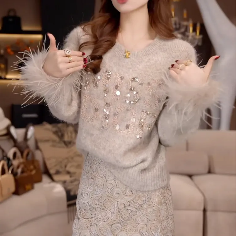 2025秋冬新款设计感亮片字母刺绣拼接毛绒袖口毛衣气质轻奢针织衫