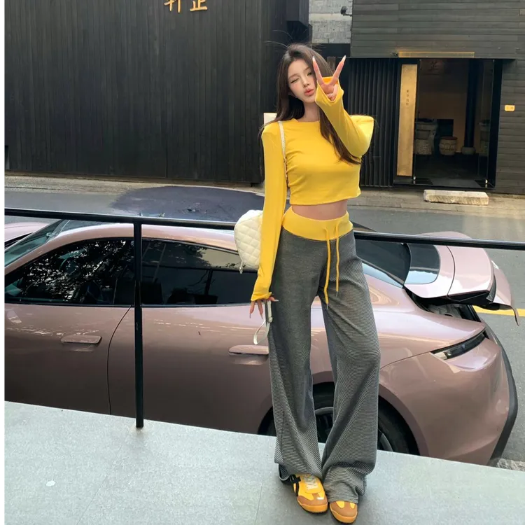2025春季新款时尚打底长袖T恤气质显瘦洋气休闲百搭性感辣妹上衣