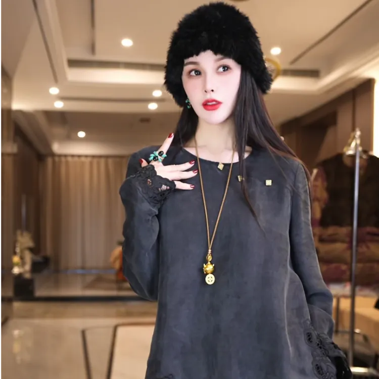 飞儿【蝶纹朵摆】2025早秋新款时尚百搭铜氨丝气质衬衫上衣