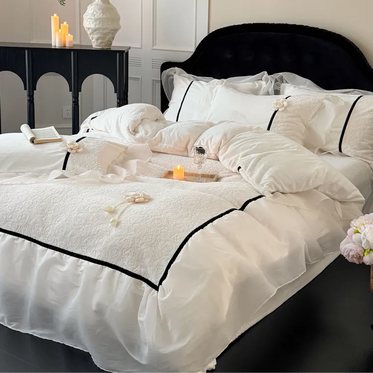 【芙罗拉】260克牛奶绒四件套雕花工艺花边法式大蕾丝纯色加厚保暖