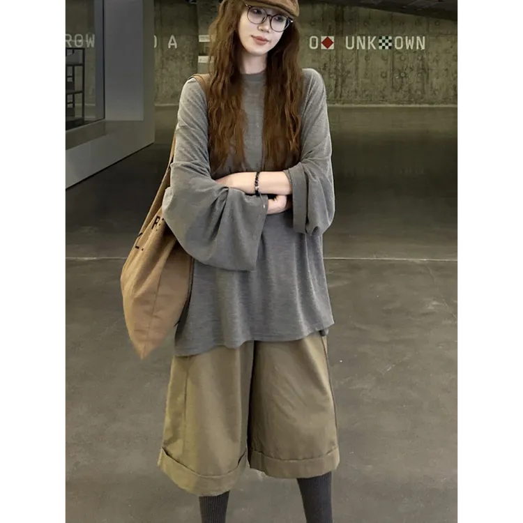 今年2025流行松弛感穿搭一整套高级感巨好看的长袖T恤女秋季套装