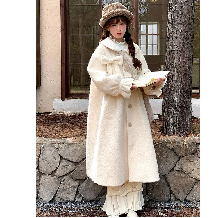 法式学院风白色娃娃领外套秋冬季氛围感甜美可爱中长款毛呢大衣