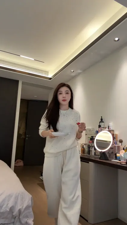 秋冬穿搭2025新款宽松立领外套百搭长袖针织衫显瘦阔腿裤三件套女