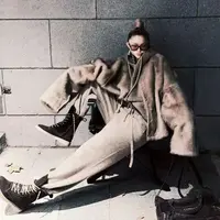 洪小妍自留  香榭丽小胎羊皮皮毛毛一体短外套