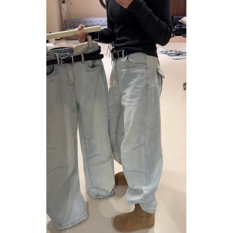 【加厚】2025冬季新款洋气高腰显瘦微阔捏褶水洗白弯刀牛仔裤