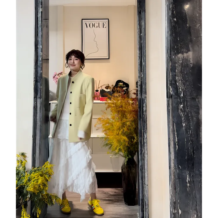 新中式早春新品中山装气质上衣黑色短款外套高级感百搭立领西装