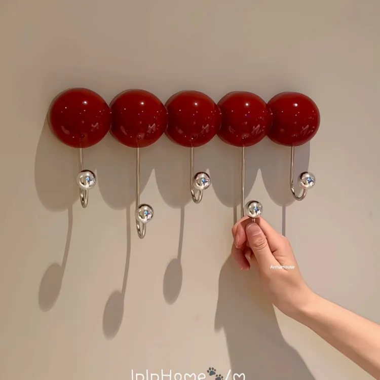 MOMO吸盘挂钩家用免打孔衣服帽子收纳架中古风强力排钩CYY