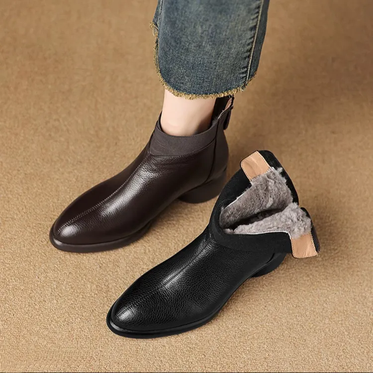 真皮冬季新款尖头粗跟保暖短靴软底舒适百搭英伦风复古瘦瘦靴