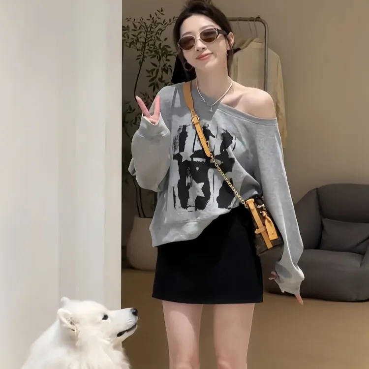 斜肩卫衣女2025新款秋季宽松露肩短款气质早秋减龄穿搭洋气上衣服