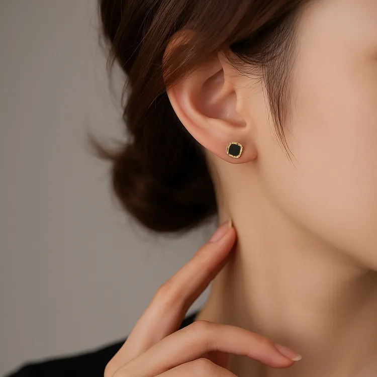 铜合金耳饰 原创高品质黑色方形耳钉女养耳洞不用摘耳环商品图