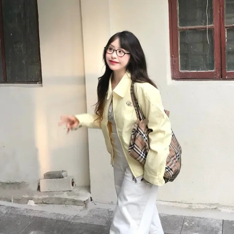 巨好看的早秋休闲外套女2025新款秋季小众设计感宽松百搭翻领上衣