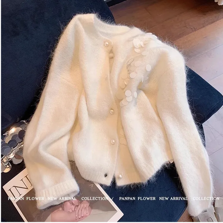 慵懒风高级感奶白色亮片针织开衫女秋季新款法式气质显瘦休闲毛衣