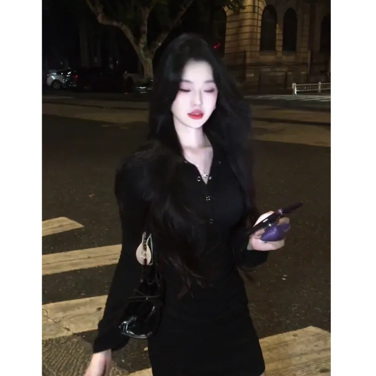 纯欲气质黑色性感V领长袖针织包臀短裙女气质修身收腰连衣裙2025