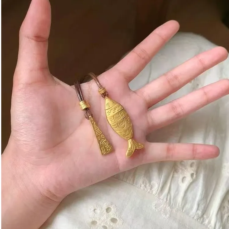 非金属棉绳项链 复古金色拼接小鱼棕绳项链时尚高级感秋冬毛衣链