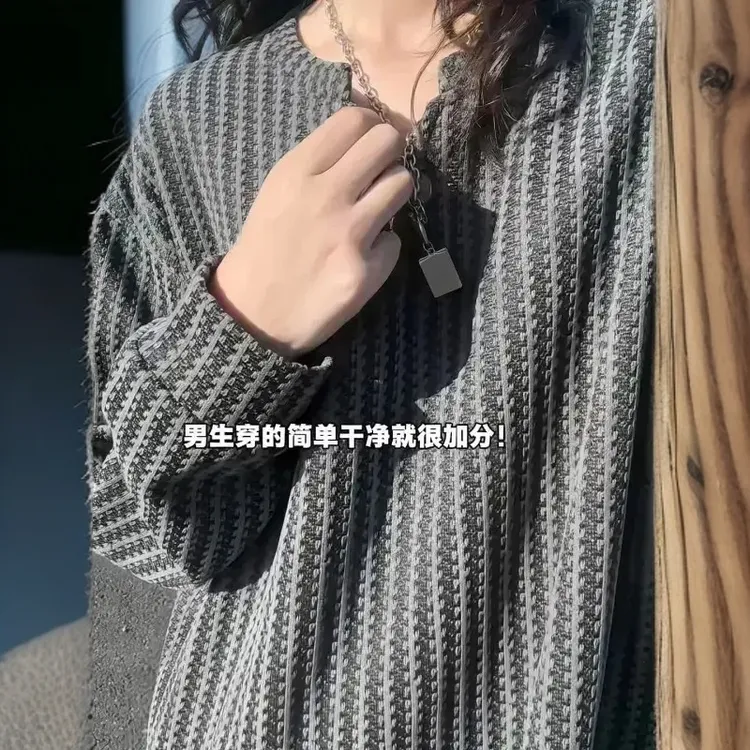 【优质选择】小香风千鸟格v领长袖t恤男款cleanfit条纹打底衫卫衣