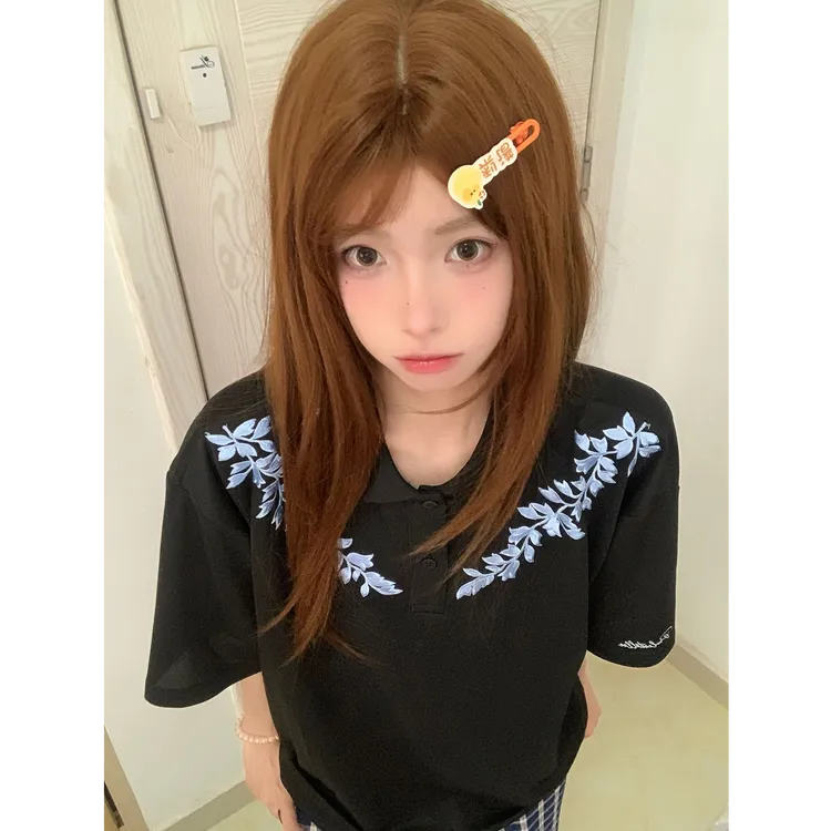 夏季新款短袖T恤女潮流精致刺绣花卉翻领宽松INS学生超火情侣上衣