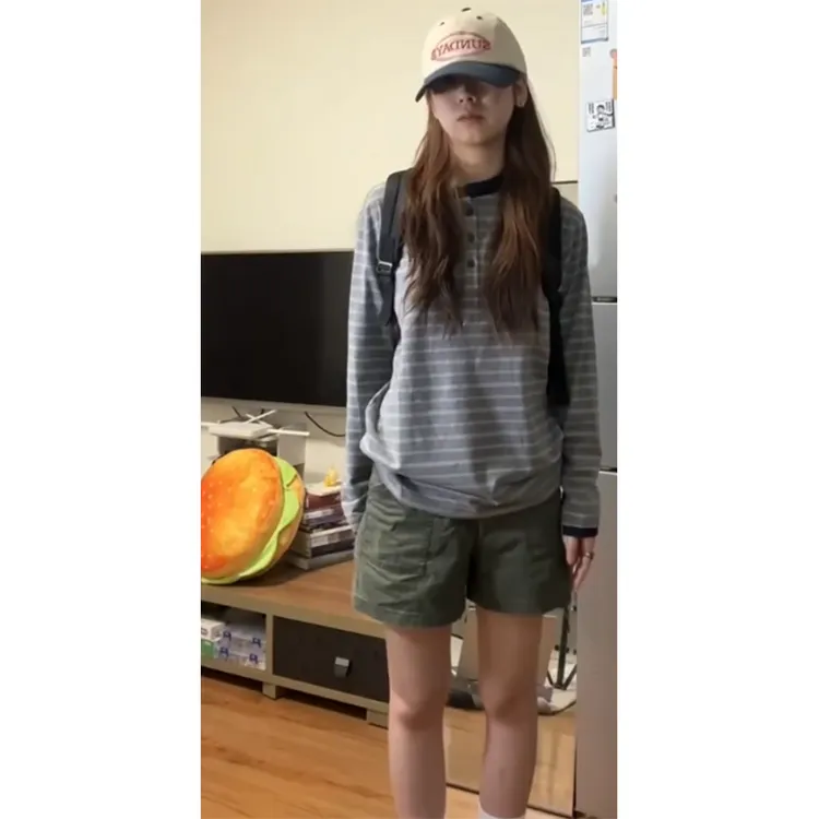 2025秋新款圆领长袖条纹显瘦百搭小众T恤上衣美式设计感气质短裤