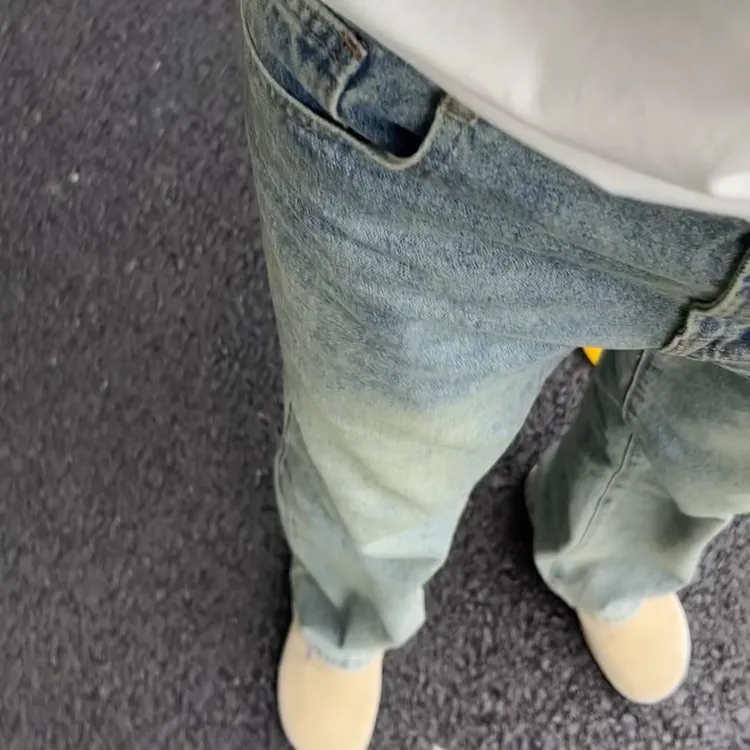 直筒水洗牛仔裤休闲穿搭复古做旧秋冬牛仔裤