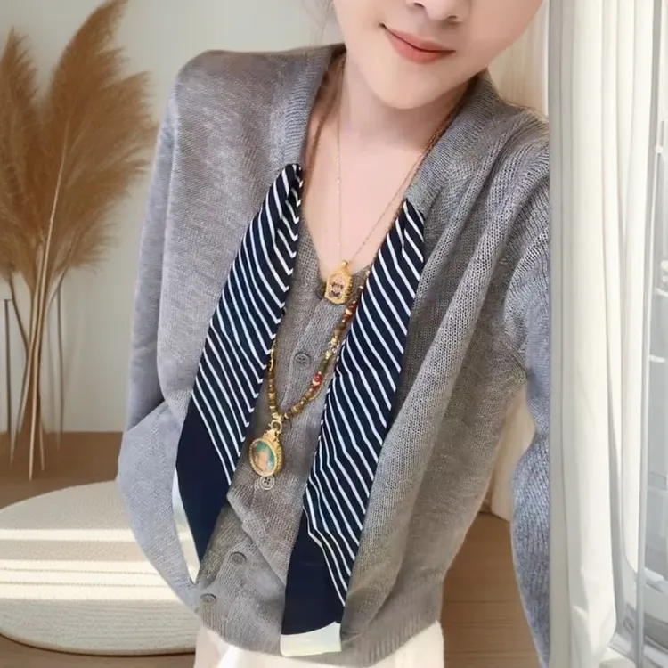 2025新款休闲上衣女时尚百搭V领丝巾长袖针织开衫宽松显瘦小衫