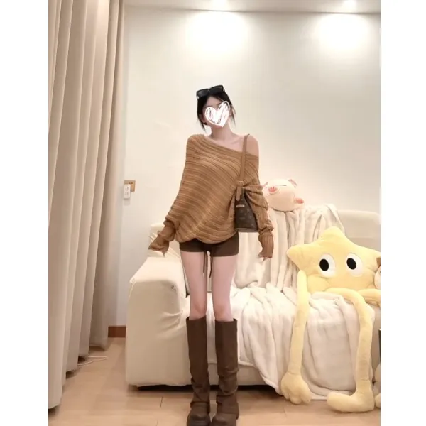 梦优莱老钱风松弛感斜领露肩蝙蝠袖针织衫女秋季宽松显瘦微薄上衣