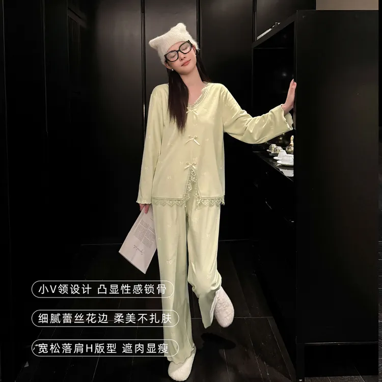 巴韦那奇高级感睡衣女V领可爱蕾丝蝴蝶结澳毛绒保暖两件套家居服