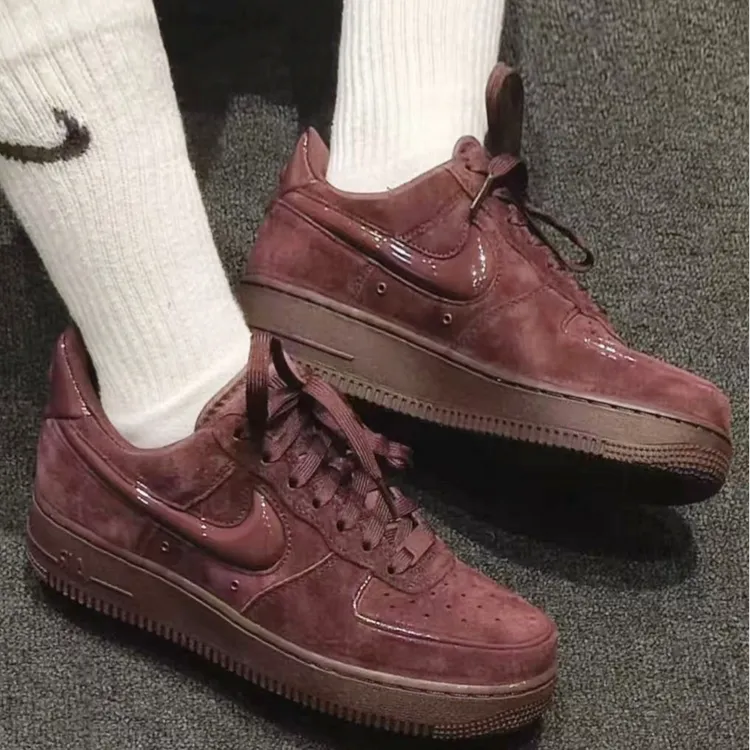 Nike耐克Air Force 1 女款红色空军一号复古运动休闲板鞋官方正品