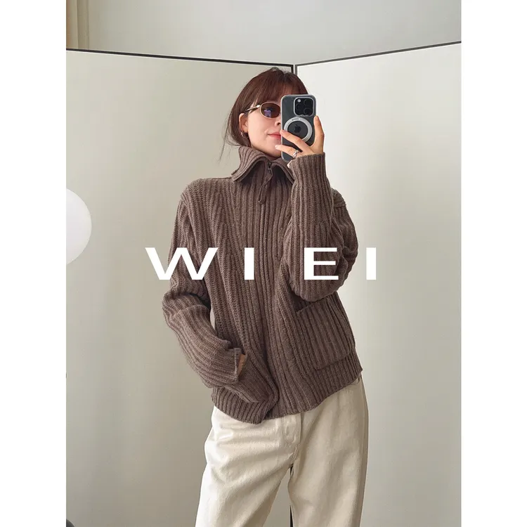 《WI EI》曲奇饼干_100%美丽诺羊毛*大翻领粗针针织开衫W25409087