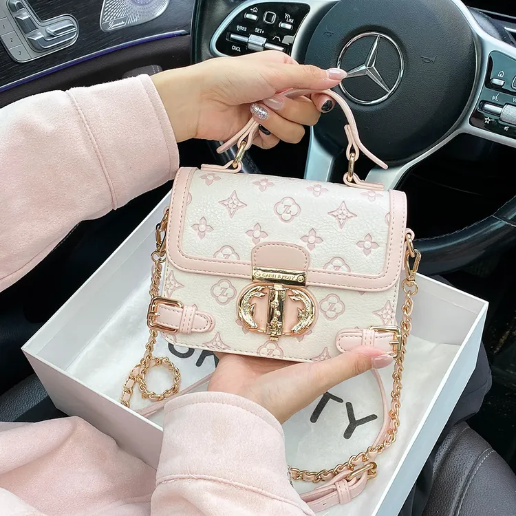 SKT STY小众高级感压花盒子包包女爆款2025新款百搭手提斜挎小包