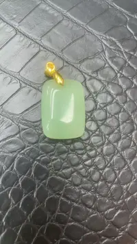 和田玉A237  绿色平安无事牌吊坠 女同款  时尚百搭