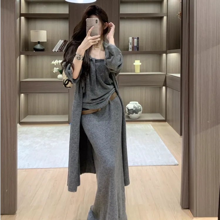 韩版简约慵懒风时尚套装女秋季2025新款垂感开衫背心半身裙三件套