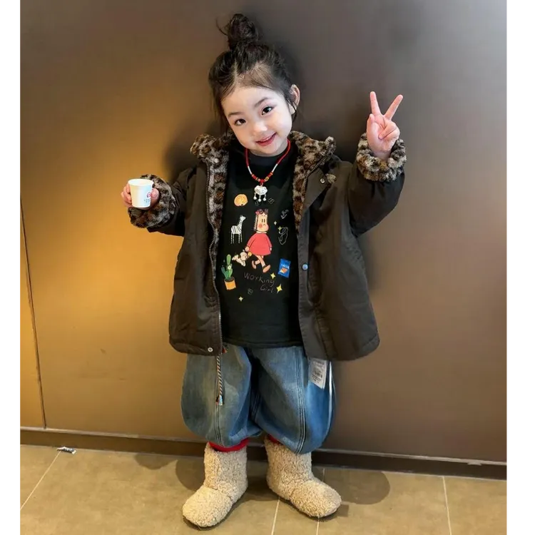 小思家女童2025秋冬新款韩版洋气美式双面穿豹纹外套牛仔裤套装