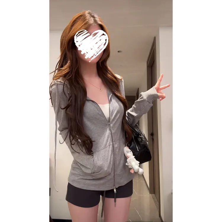 纸片感轻薄透气开衫防晒衫+居家或外穿螺纹显瘦短裤   81016