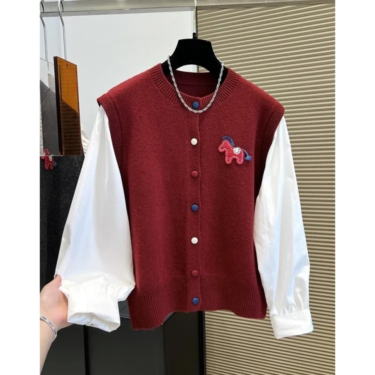 假两件设计衬衫长袖拼接红色针织开衫女2025年冬季新款浣熊绒毛衣