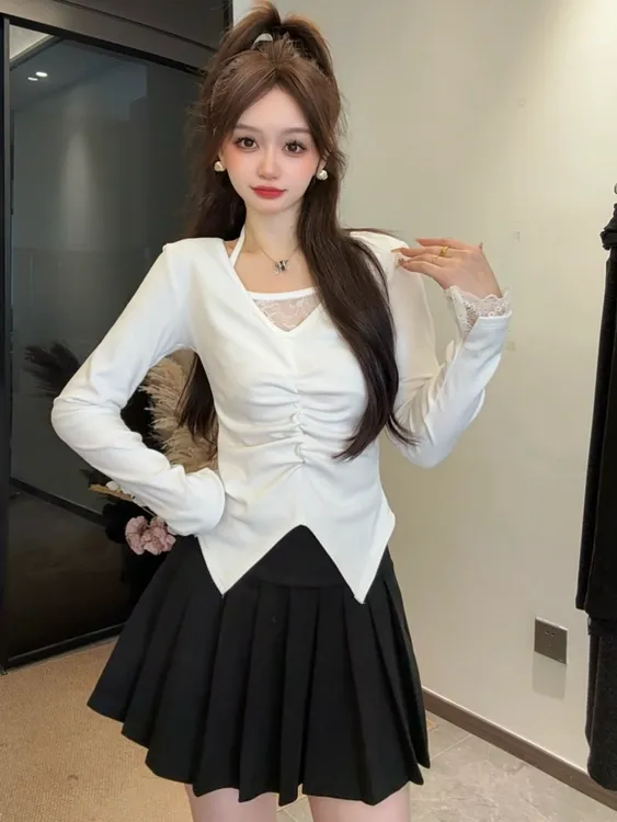 纯欲蕾丝拼接V领长袖t恤打底衫女秋冬加绒修身显瘦褶皱挂脖上衣